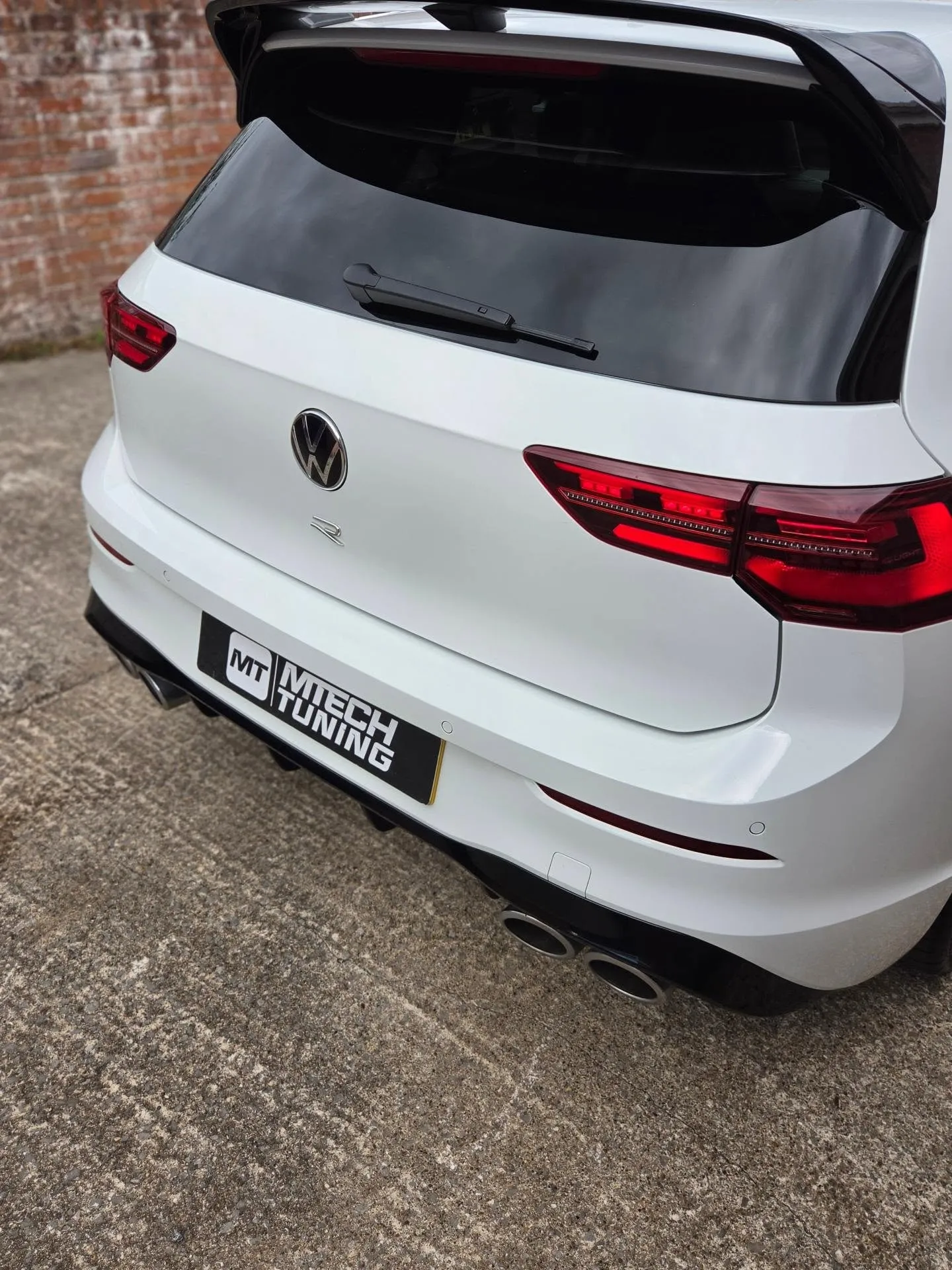 VW Golf R Mk8 Stage 1 & Simos 19.6 OBD ECU Unlock photographed by MTechTuning