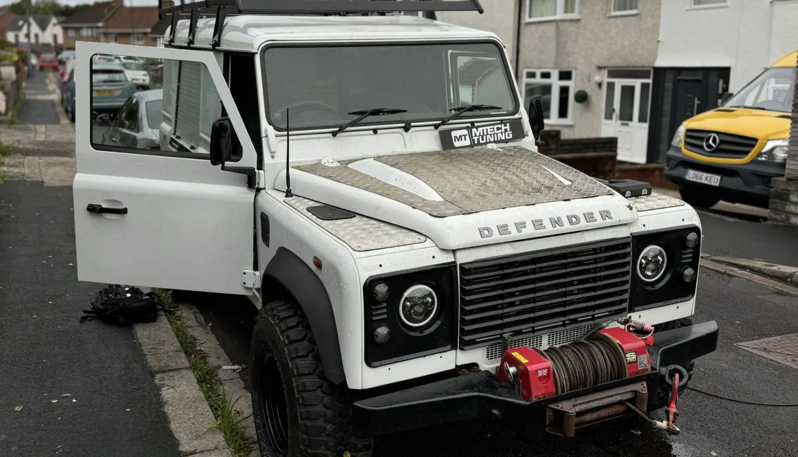 Land Rover Defender Stage 2, photographed by MTechTuning